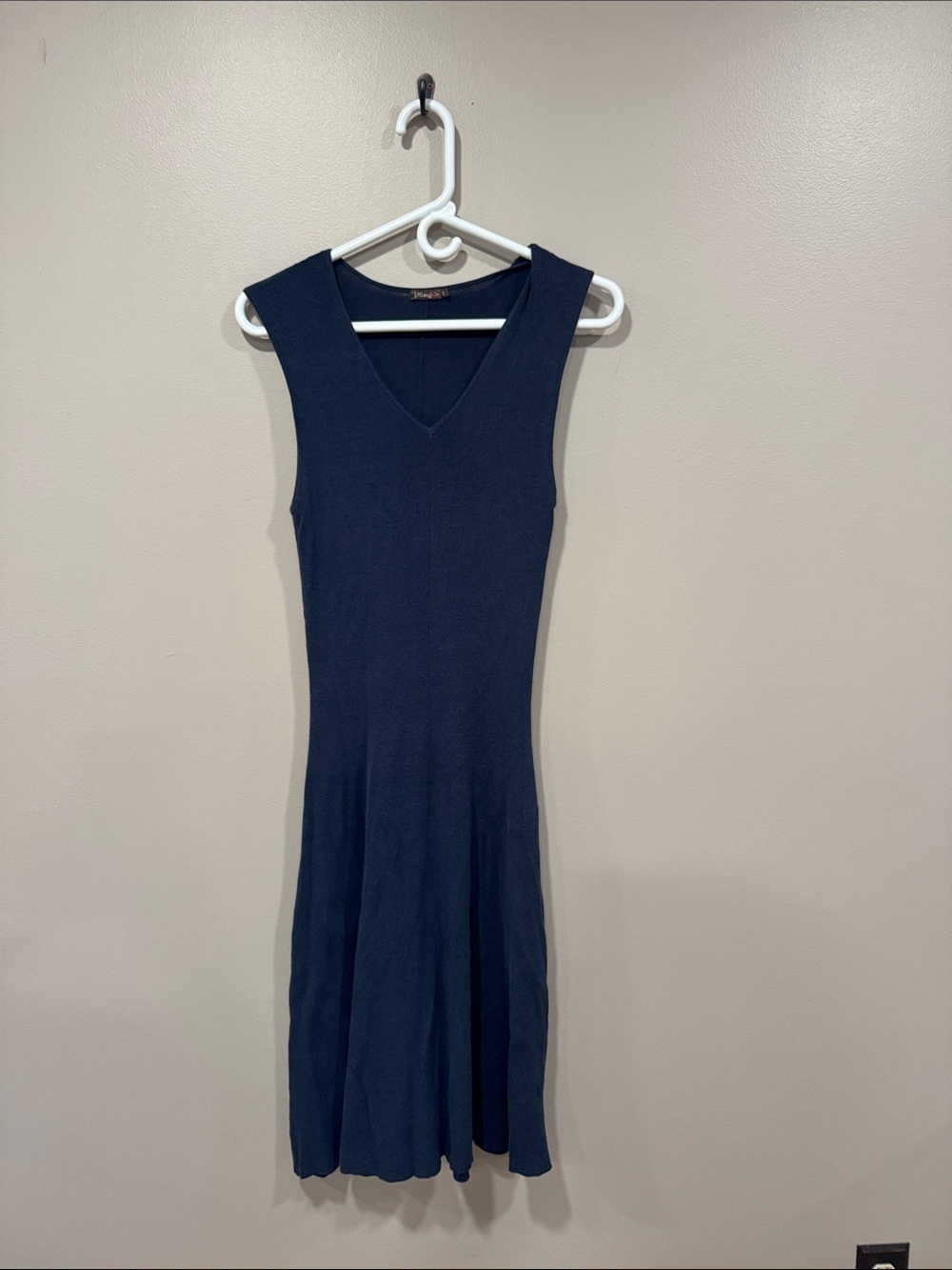 Sleeveless V-Neck Midi Dress in Navy